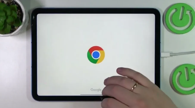 Chrome浏览器下载完成后如何快速调整浏览器字体和主题